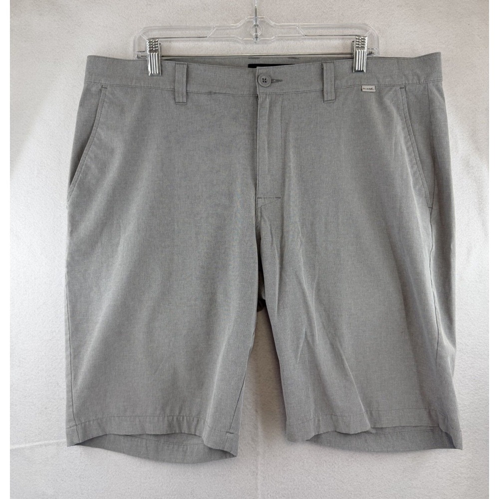 Travis Mathew Beck Men's Gray Golf Shorts, Size 38, 10" Inseam, Style 1MM208